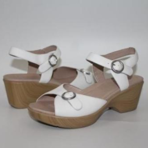 dansko walking sandals